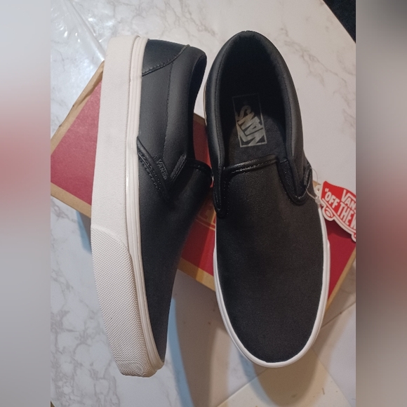 New Women's van's size 8.5 - Picture 3 of 5